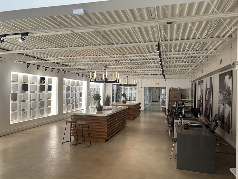 More Photos Of 374-376 Cambridge St, Burlington Unknown For Lease