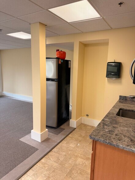 More Photos Of 10 New Driftway, Scituate Medical For Lease