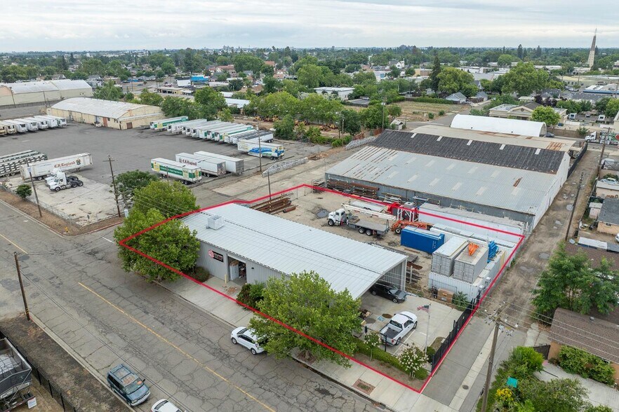 More Photos Of 213 C St, Turlock Warehouse For Sale
