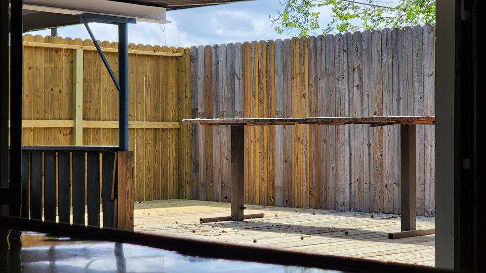 More Photos Of 6225 Greens Rd, Humble Bar For Lease
