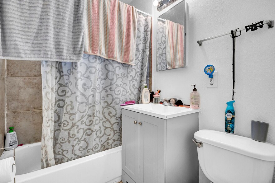 More Photos Of 1410 W Cheryl Dr, Phoenix Apartments For Sale