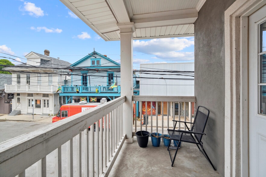 More Photos Of 8228 Oak St, New Orleans Office For Sale