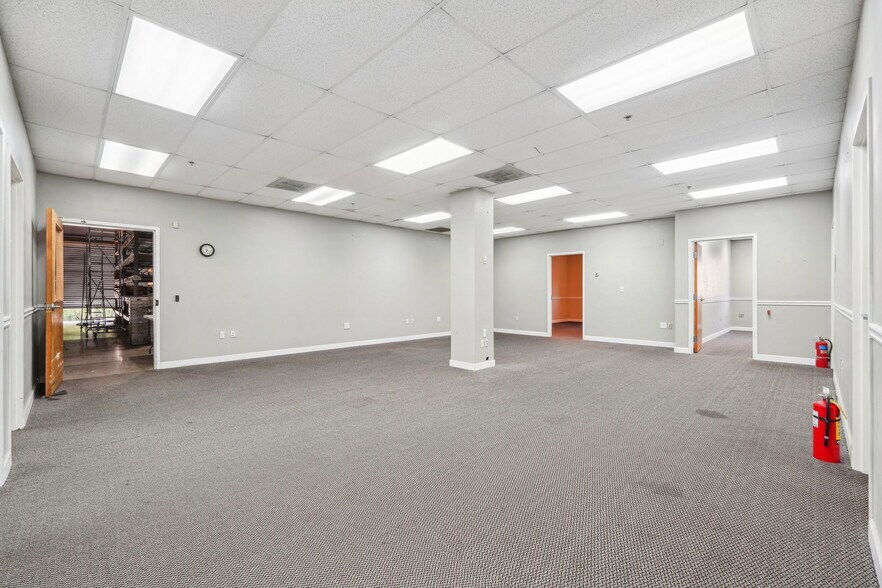 More Photos Of 3760 Peachtree Crest Dr, Duluth Industrial For Sale