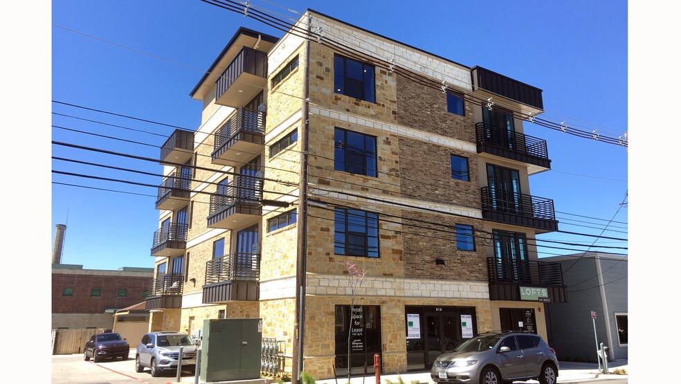 More Photos Of 810 S Rock St, Georgetown Apartments For Lease