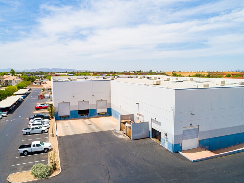 More Photos Of 295 E Corporate Pl, Chandler Distribution For Lease