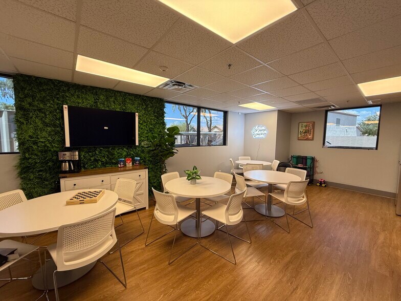 More Photos Of 604 W Warner Rd, Chandler Medical For Sale