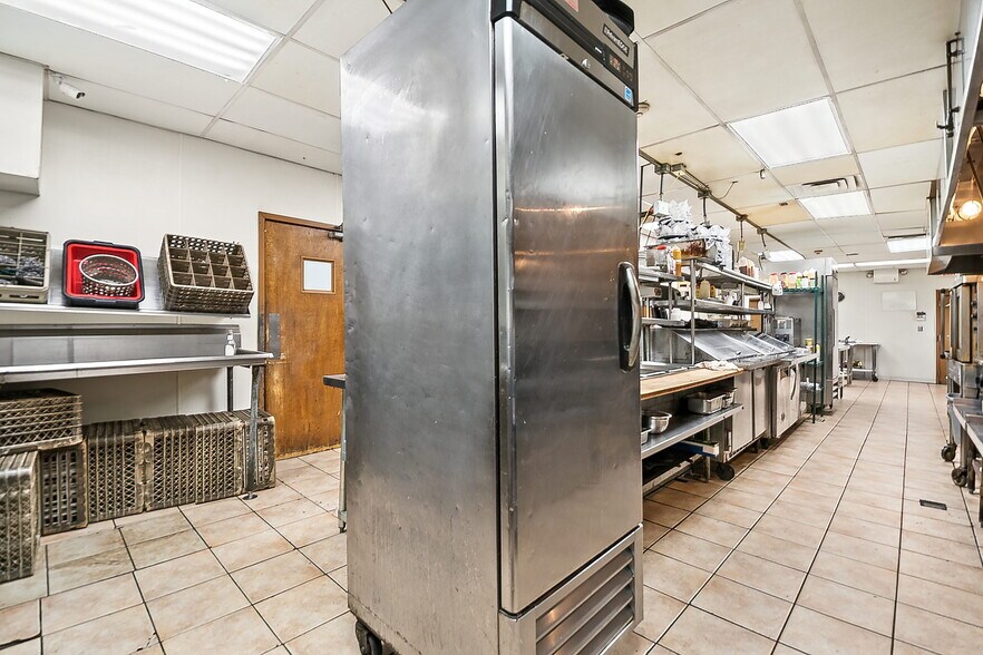 More Photos Of 380 Coal St, Wilkes Barre Freestanding For Lease