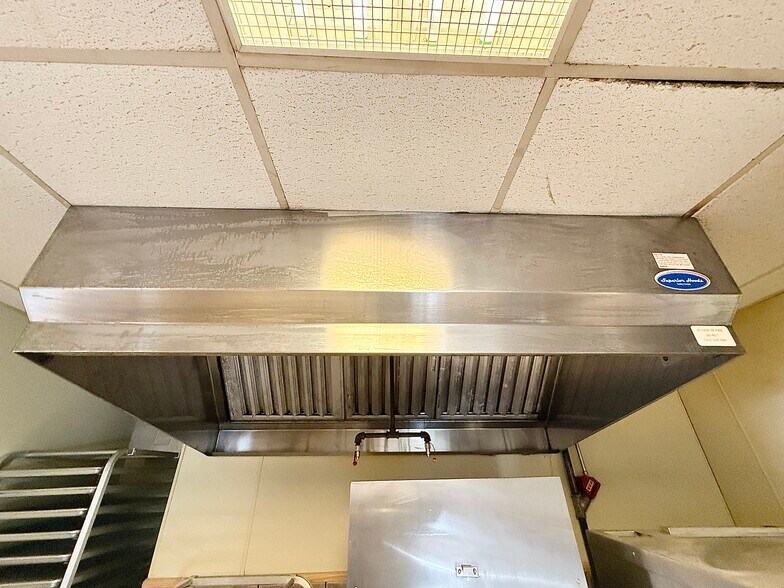 More Photos Of 903 15th St, Ozona General Retail For Sale