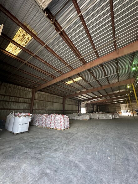 More Photos Of 2824 Virginia Rd, Tyner Warehouse For Lease
