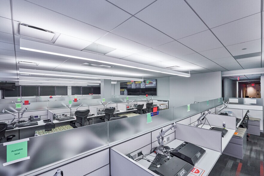 More Photos Of 12 Reads Way, New Castle Office For Lease