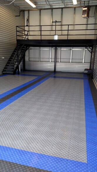 More Photos Of 7352 Greenridge Rd, Windsor Warehouse For Sale