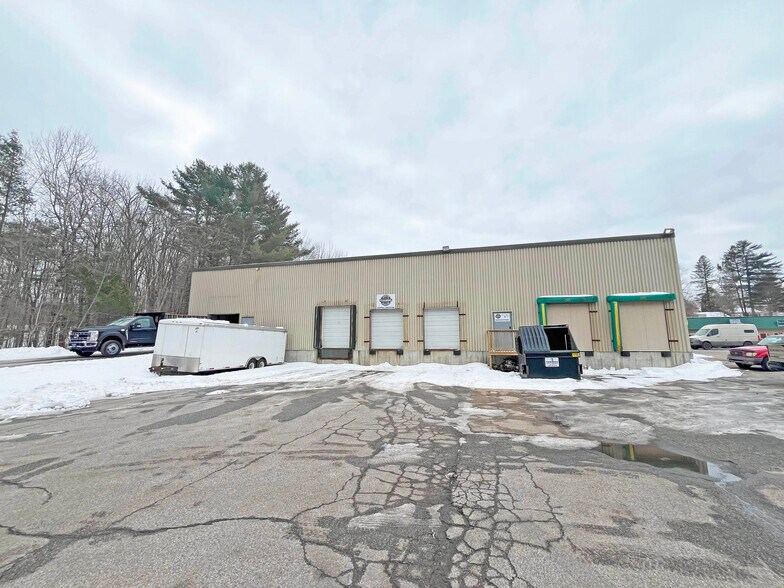 More Photos Of 675 Main St, Lewiston Freestanding For Sale