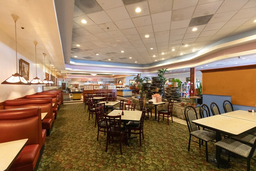 More Photos Of 850 Gray Ave, Yuba City Department Store For Sale