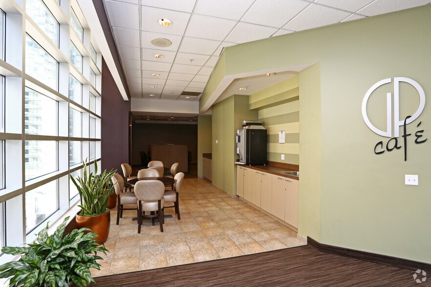 More Photos Of 540 N State St, Chicago Apartments For Lease