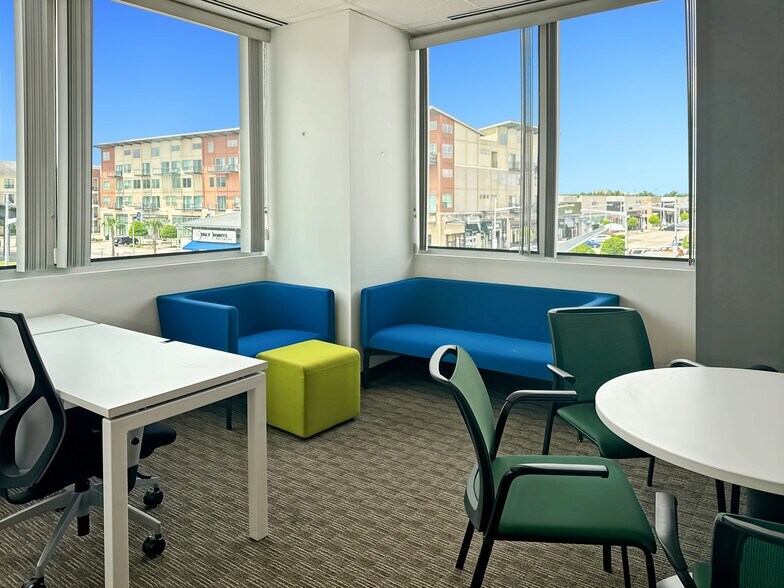 More Photos Of 11200 Broadway St, Pearland Coworking Space