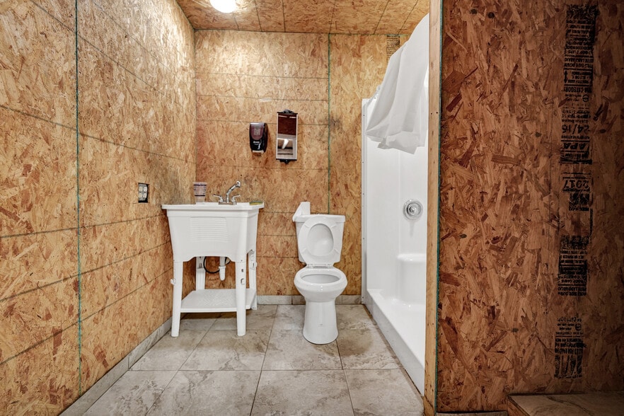 More Photos Of 5508 S FM 1788, Midland Warehouse For Sale