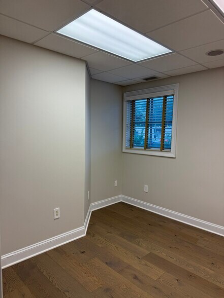 More Photos Of 215 Monmouth Rd, Oakhurst Office For Lease