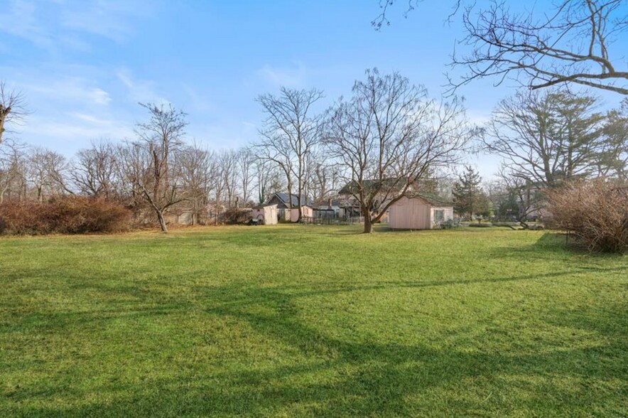 More Photos Of 449 Montauk Hwy, East Moriches Freestanding For Sale