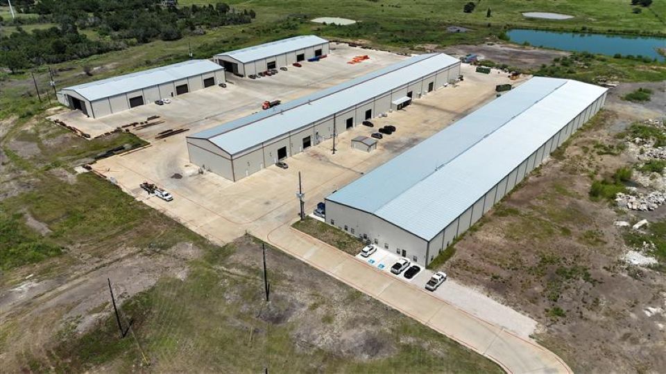 Primary Photo Of 1102 Sealy Rd, Sealy Manufacturing For Sale
