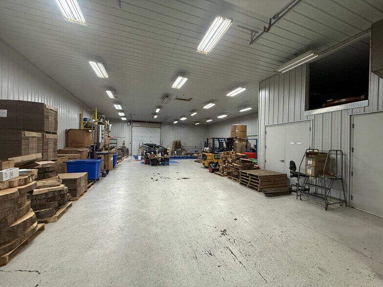 More Photos Of 3921 32nd St, Port Huron Manufacturing For Sale