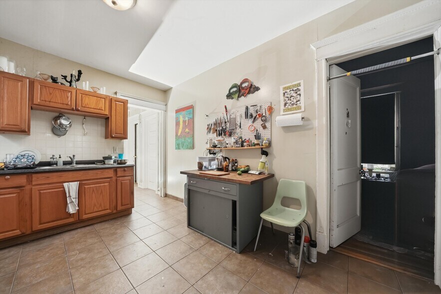 More Photos Of 3136 W Logan Blvd, Chicago Multifamily For Sale