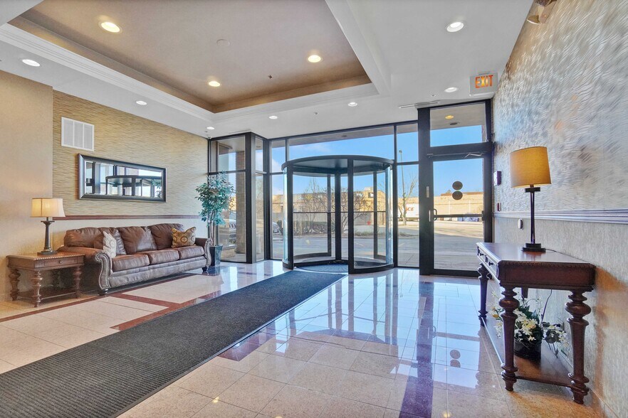 More Photos Of 1240 Meadow Rd, Northbrook Medical For Lease