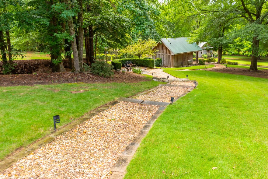 More Photos Of 565 Owens Gin Rd NE, Calhoun Lodge Meeting Hall For Sale