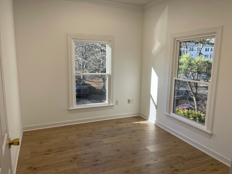 More Photos Of 111 Windel Dr, Raleigh Office Residential For Sale