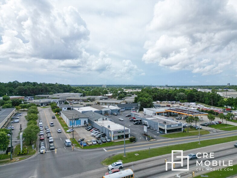 More Photos Of 3656 Government Blvd, Mobile General Retail For Lease