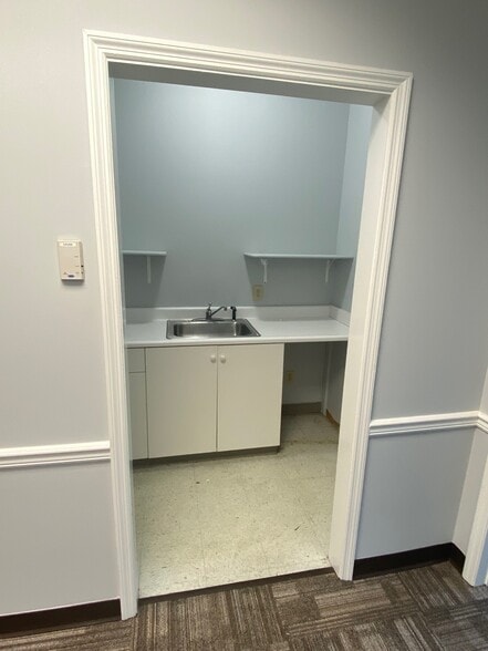 More Photos Of 4200 Morganton Rd, Fayetteville Office For Lease