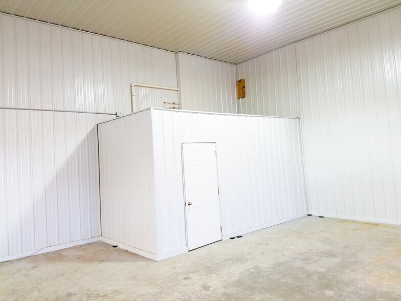 More Photos Of 30593 Pearl Dr, Saint Joseph Warehouse For Lease