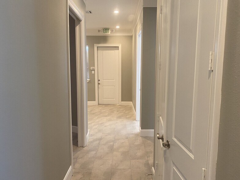 More Photos Of 18510 Green Land Way, Houston Medical For Lease