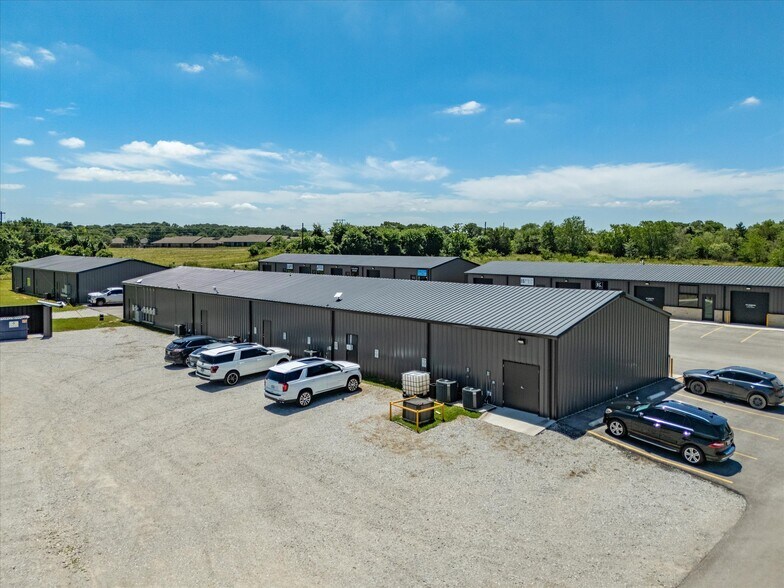 More Photos Of 200-225 West Side Dr, Decatur Light Distribution For Lease