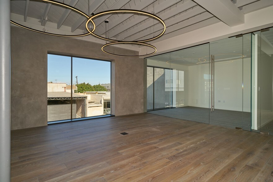 More Photos Of 2236 S Barrington Ave, Los Angeles Loft Creative Space For Lease