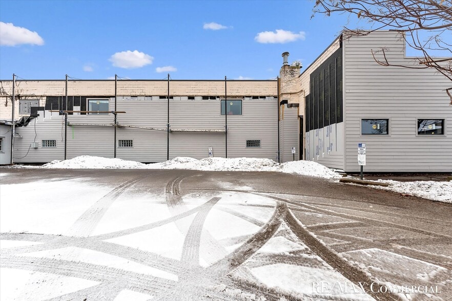 More Photos Of 758 Burton St SE, Grand Rapids Office For Sale