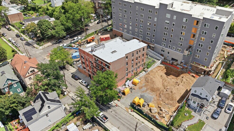 More Photos Of 258 Woodworth Ave, Yonkers Apartments For Sale