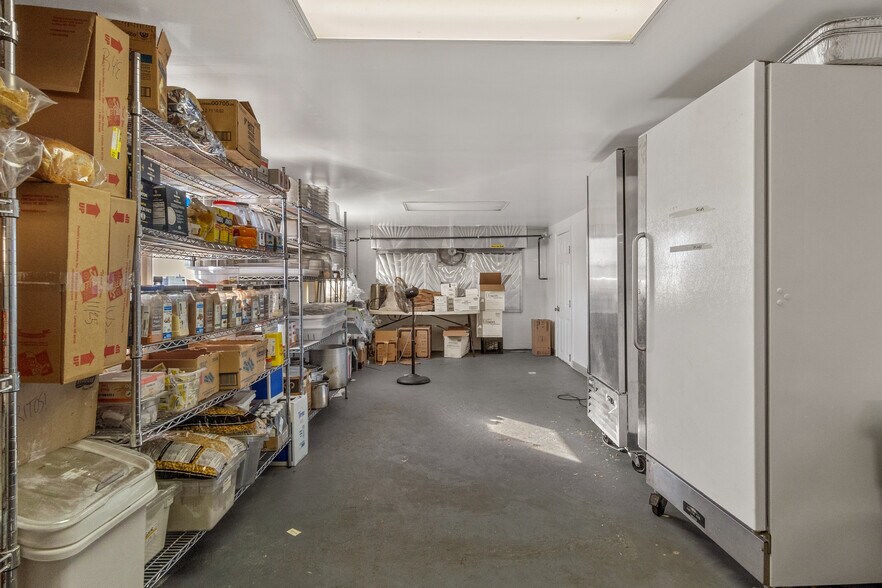 More Photos Of 10 E Main St, Thurmont Restaurant For Sale