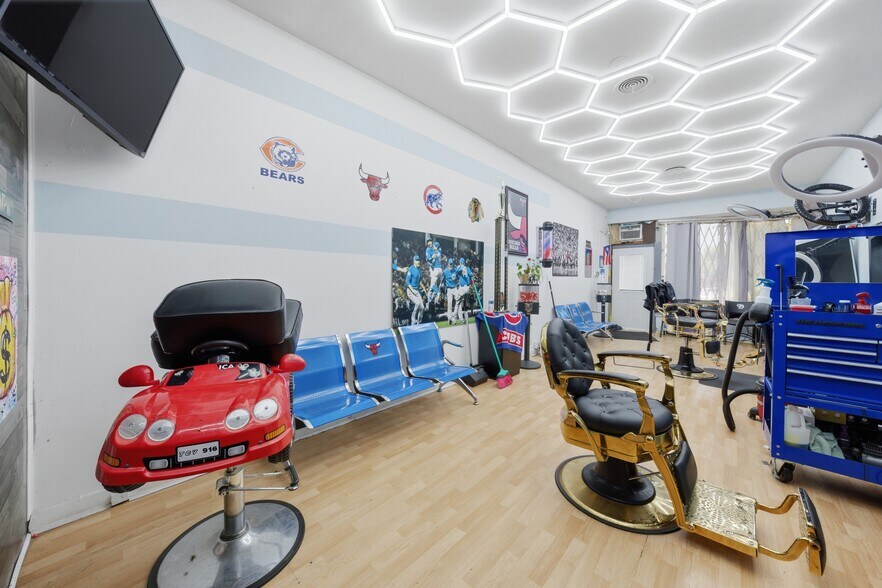 More Photos Of 5946 W Diversey Ave, Chicago Storefront Retail Office For Sale