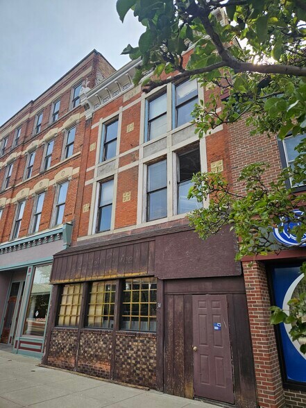 More Photos Of 34 Michigan Ave E, Battle Creek Storefront Retail Residential For Sale