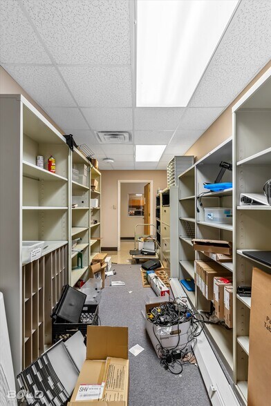 More Photos Of 523 Oxford Rd, Mansfield Office For Sale