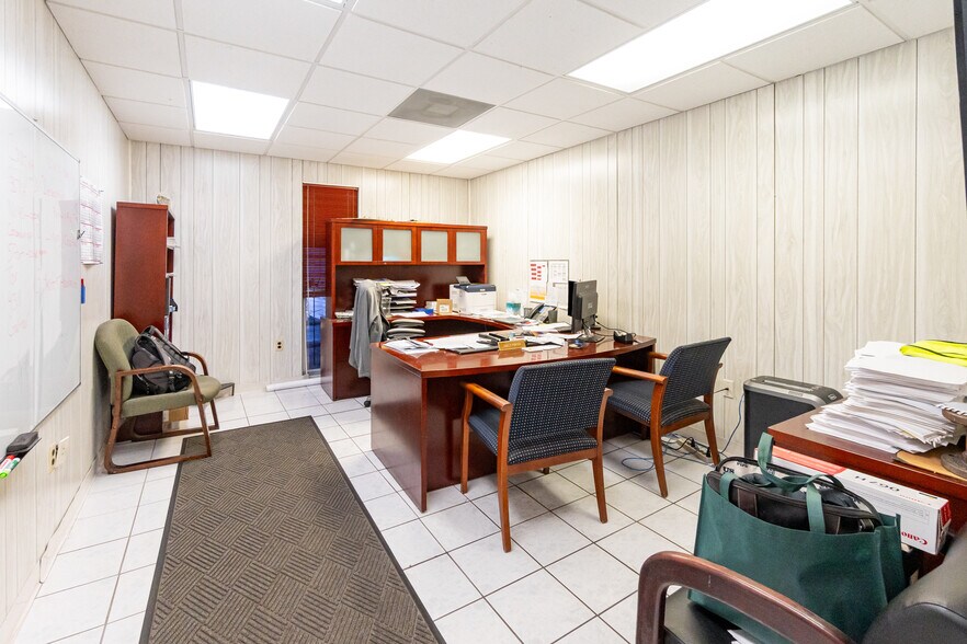 More Photos Of 204 5th St, Orlando Industrial For Sale
