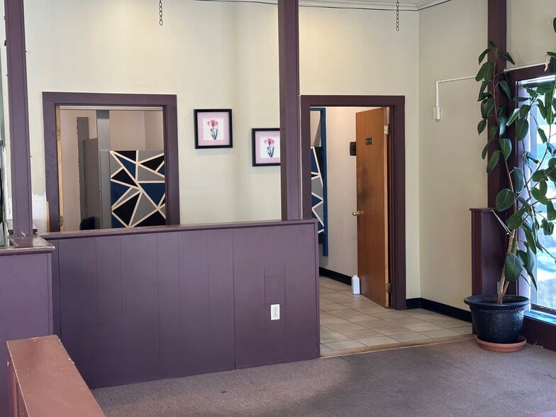 More Photos Of 134 Woodstock Ave, Rutland Freestanding For Lease