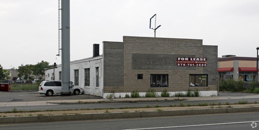 More Photos Of 349 Lynnway, Lynn Auto Repair For Lease