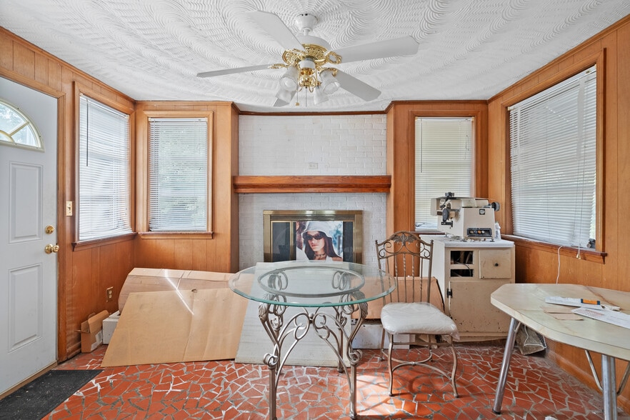 More Photos Of 6041 Indian River Rd, Virginia Beach Office Residential For Sale