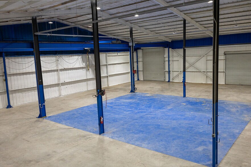 More Photos Of 6160 Mineral Wells Hwy, Weatherford Industrial For Lease
