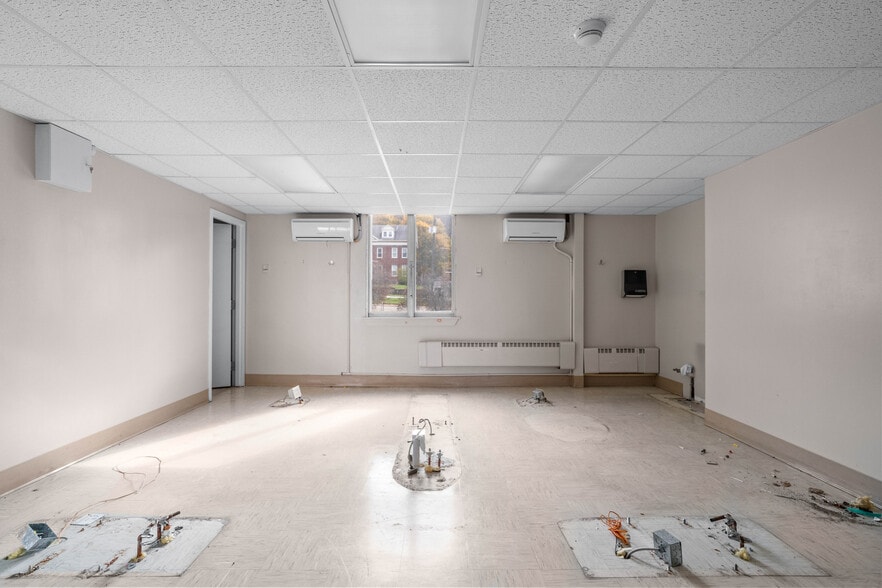 More Photos Of 94 Hospital St, Ridgway Specialty For Sale