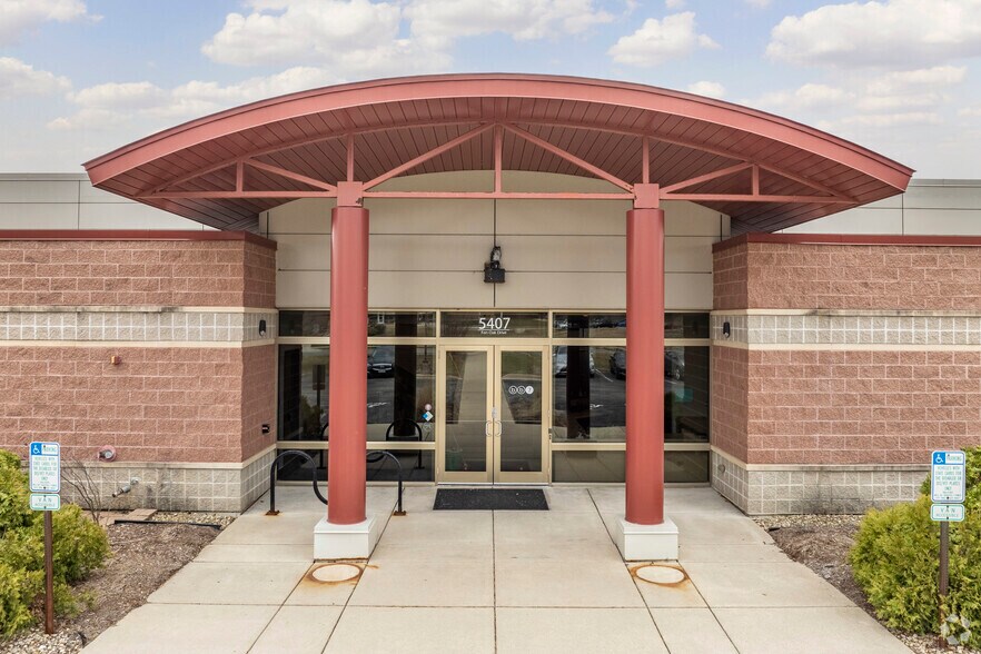 More Photos Of 5459 Fen Oak Dr, Madison Office For Sale