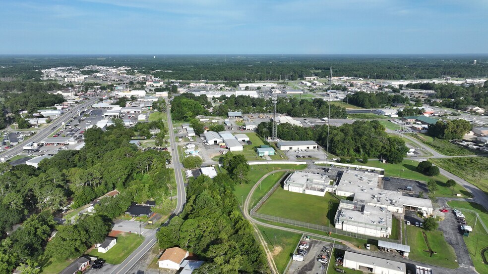 More Photos Of 130 2nd St W, Tifton Distribution For Sale