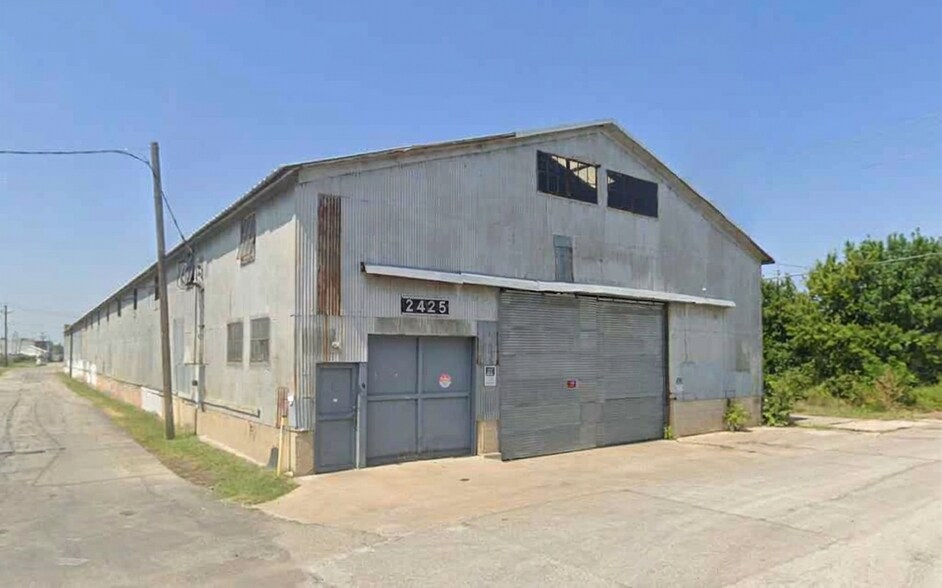 Primary Photo Of 2425 Myrtle St, Dallas Manufacturing For Sale