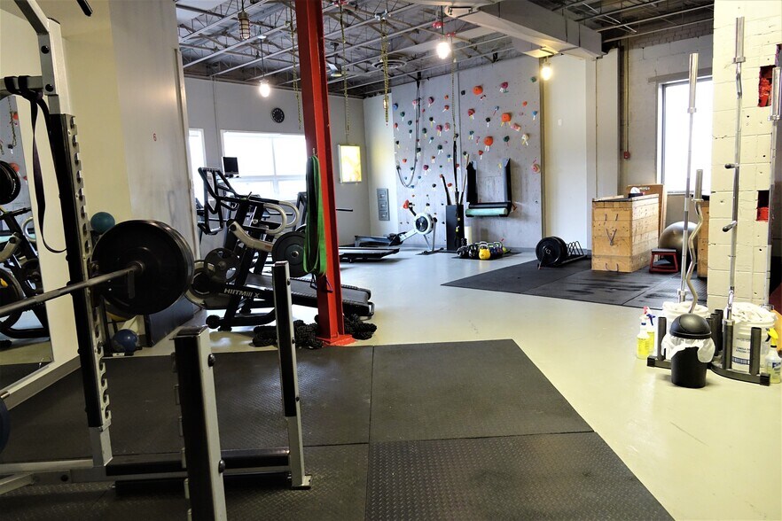 More Photos Of 11817 105th Ave, Edmonton Restaurant For Lease